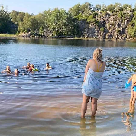 Austefjorden Hytte Ved Havet! * Forland