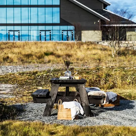 Austefjorden Hytte Ved Havet!