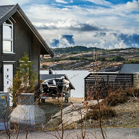 Austefjorden Hytte Ved Havet! Forland